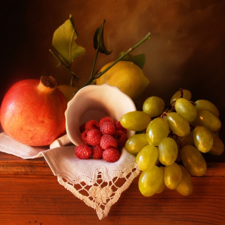 Виноград и гранат
