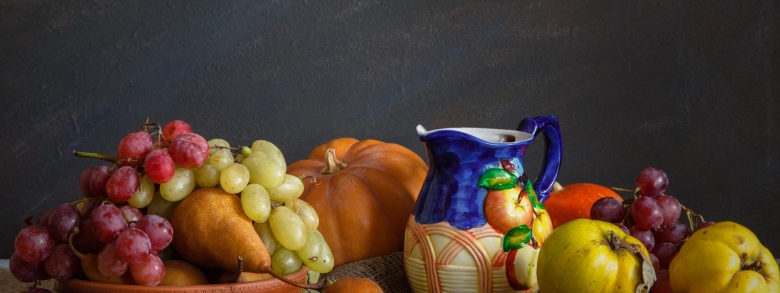 Натюрморт с тыквой и виноградом