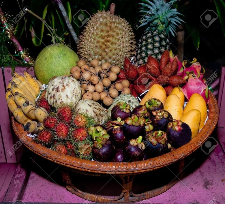 Фруктовая корзина тайские фрукты