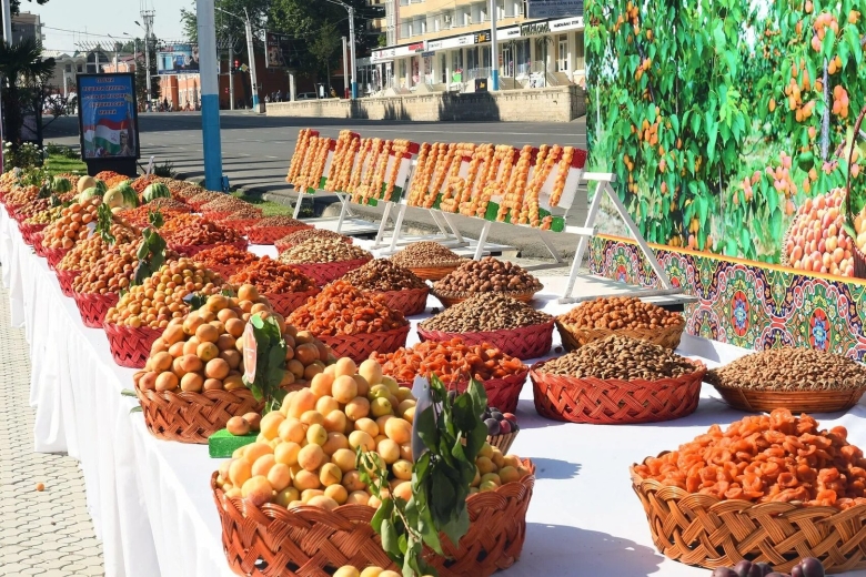 Фрукты Таджикистана