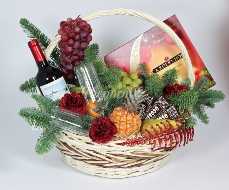 Новогодняя корзина с шампанским