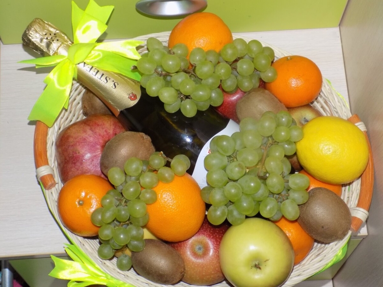 Корзинки с фруктами в подарок своими руками