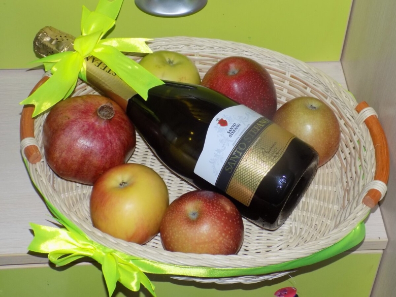 Фруктовая корзина своими руками в подарок