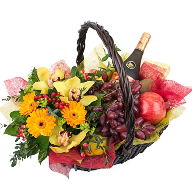 Букет из фруктов в корзинке