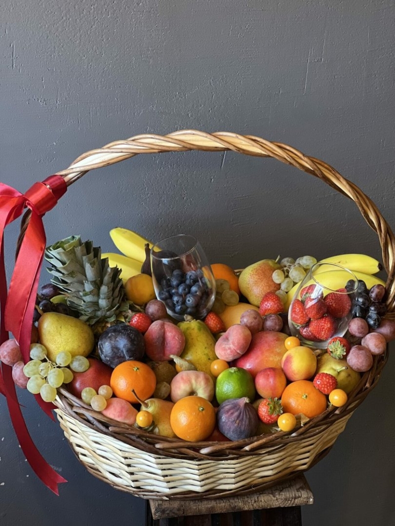 Фруктово овощная корзинка на др