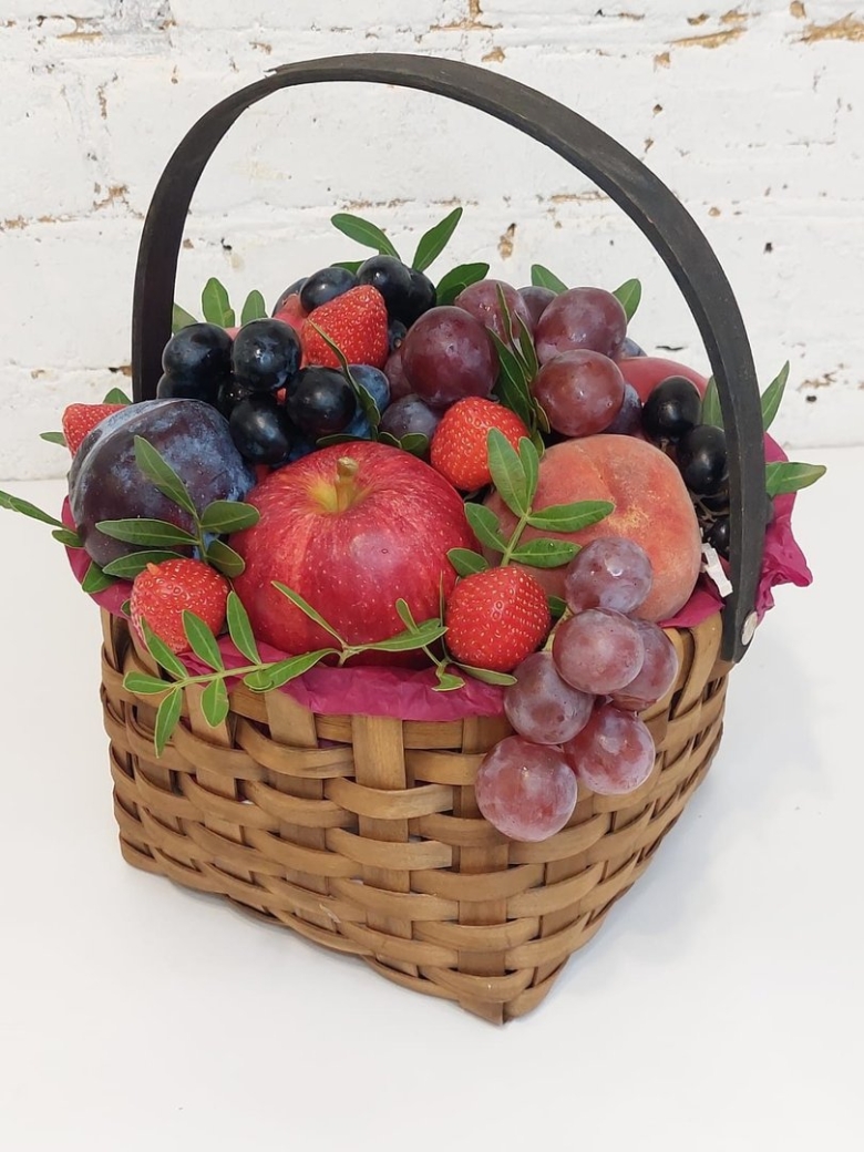 Корзины с фруктами в подарок