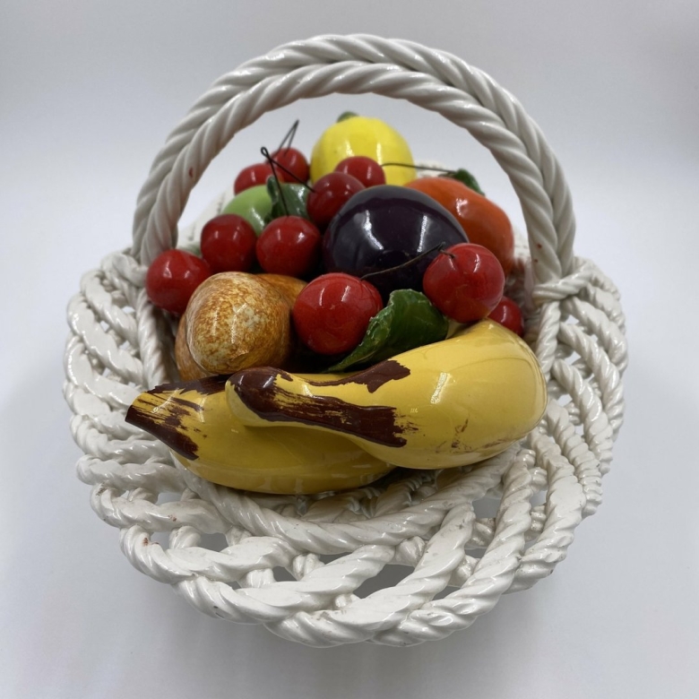 Керамическая корзина с фруктами италия