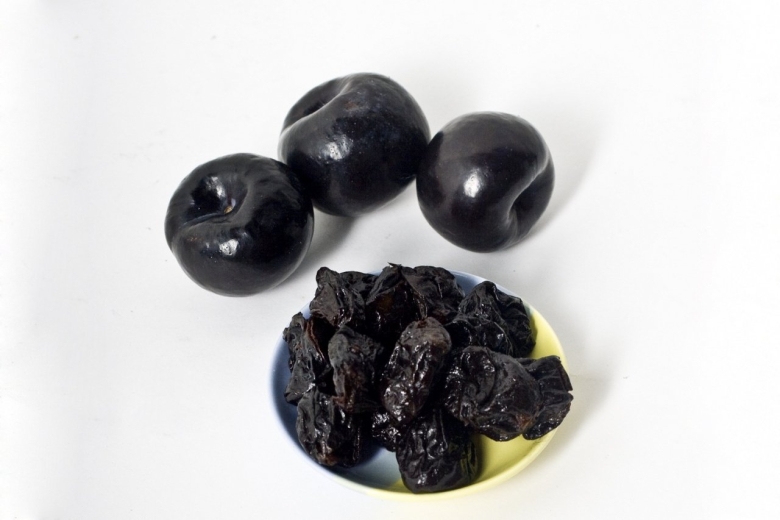 Чернослив ягода