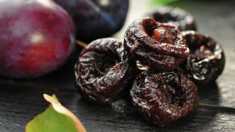 Сухофрукты слива