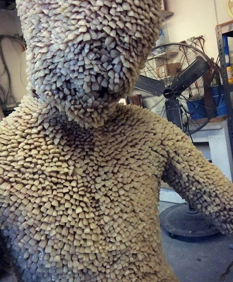 Костюм из зубов