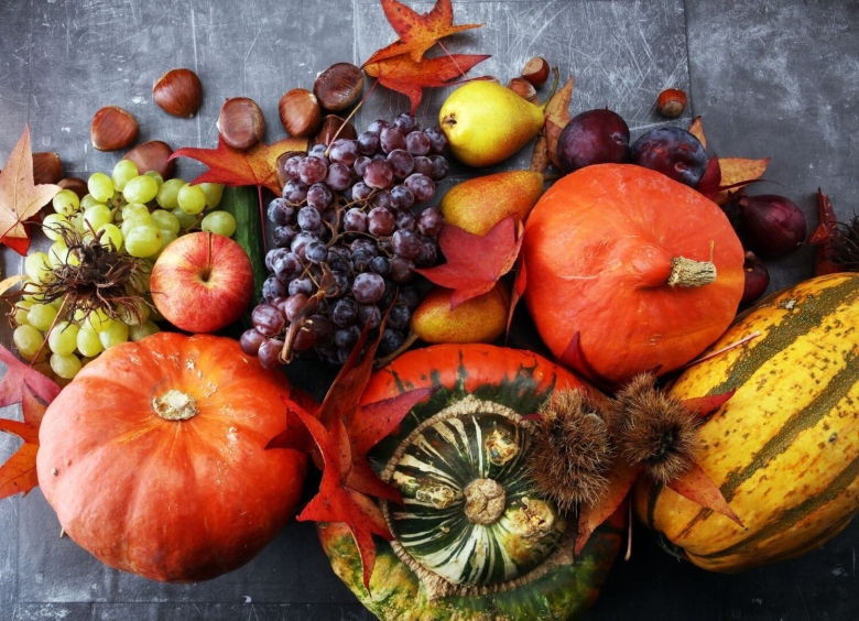 Тыквы яблоки виноград