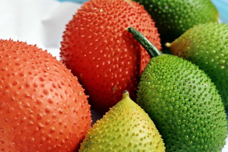 Фрукт с пупырышками