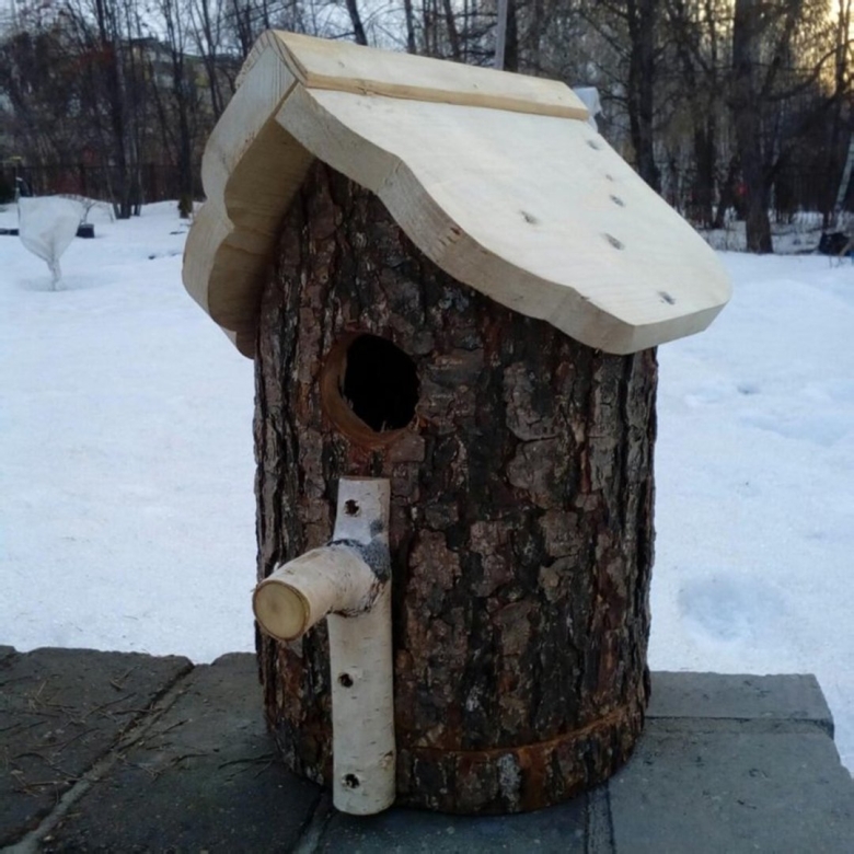 Скворечник из бревна