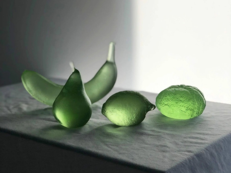 Декоративные фрукты из стекла