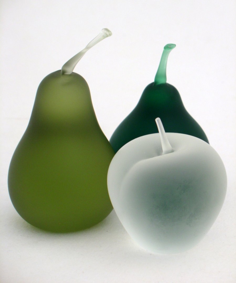 Декоративные фрукты из стекла