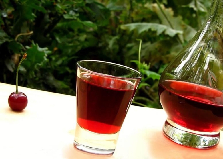 Настойка из вишни