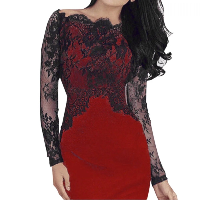 Красное платье с черным кружевом