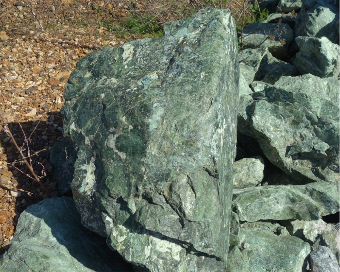 Серпентинит змеевик