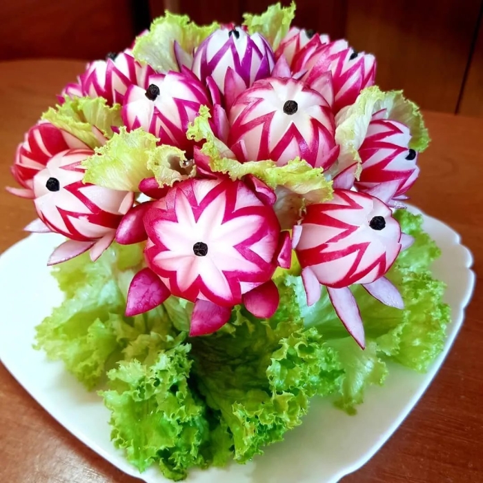 Украшение из редиски