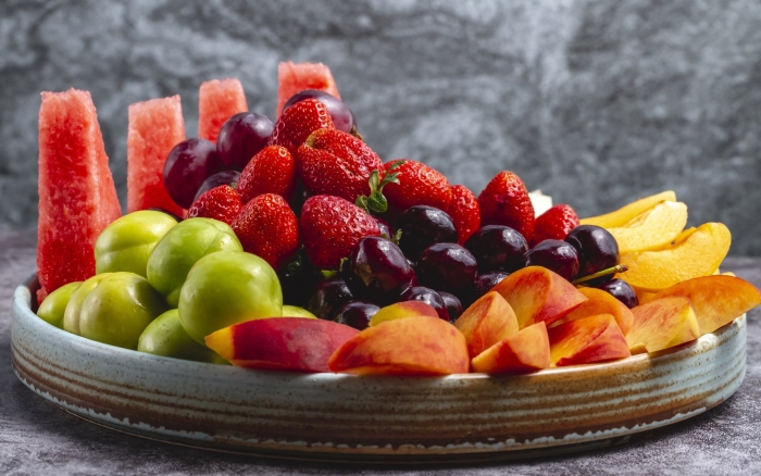 Тарелка с фруктами