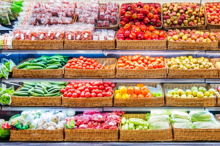 Выкладка овощей и фруктов