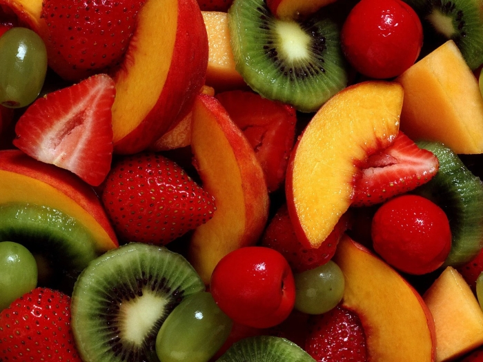 Яркие фрукты