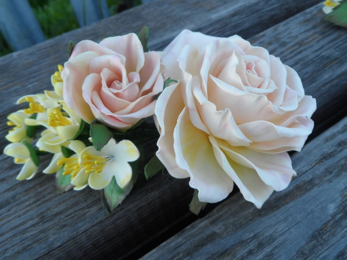 Искусственные цветы из фоамирана