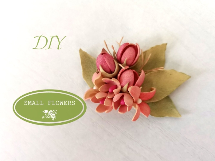 Маленькие цветочки из фоамирана