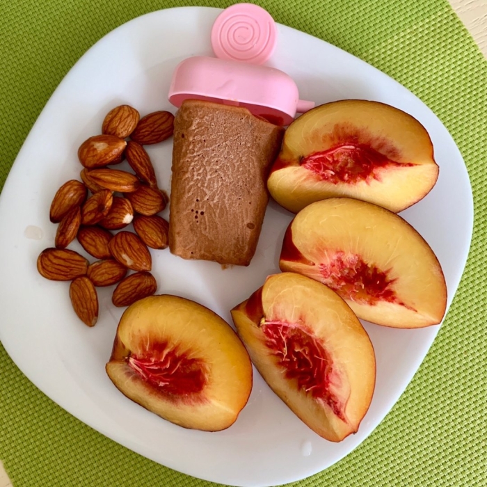 Миндаль фрукт