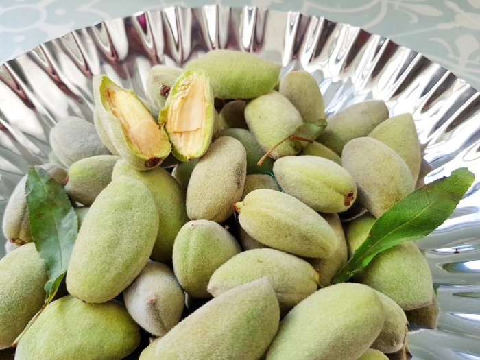 Миндаль зеленый