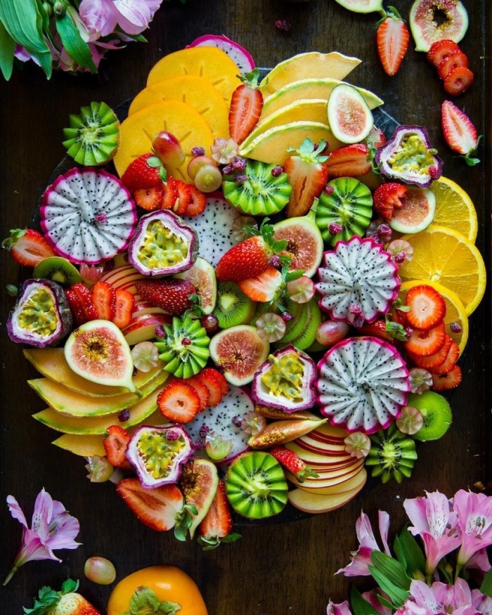 Блюдо с фруктами