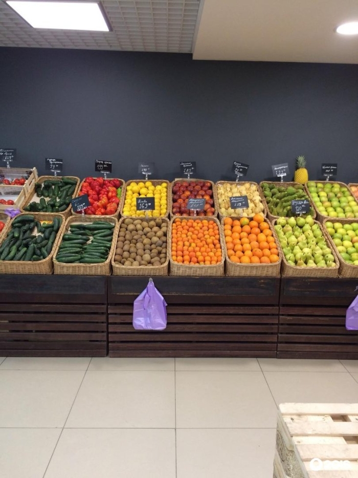 Красивая выкладка овощей и фруктов