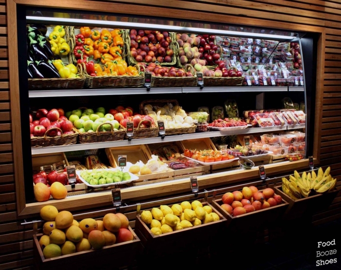 Витрина овощи фрукты
