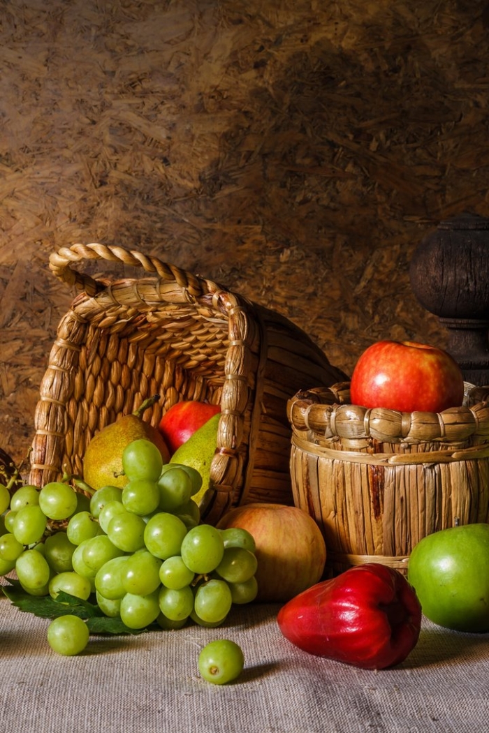 Яблоки натюрморт