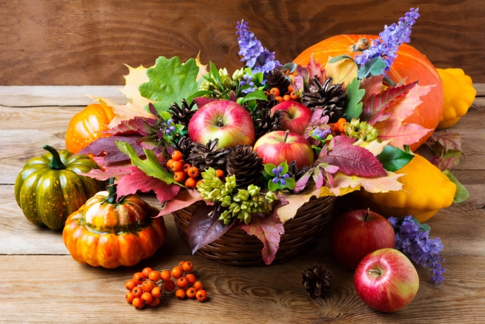 Осенние фрукты сервировка
