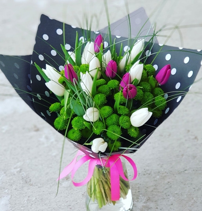 Стильные весенние букеты