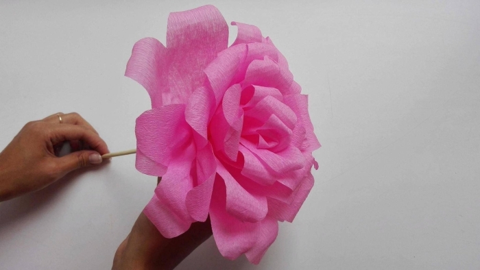 Цветок из гофрированной бумаги