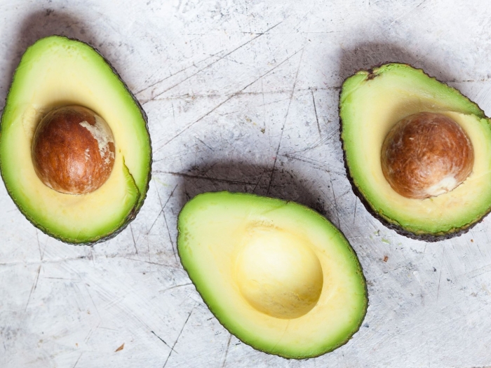 Спелое авокадо