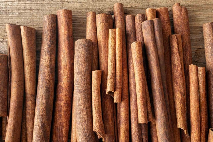 Корица в палочках