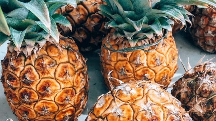 Фрукт ананас