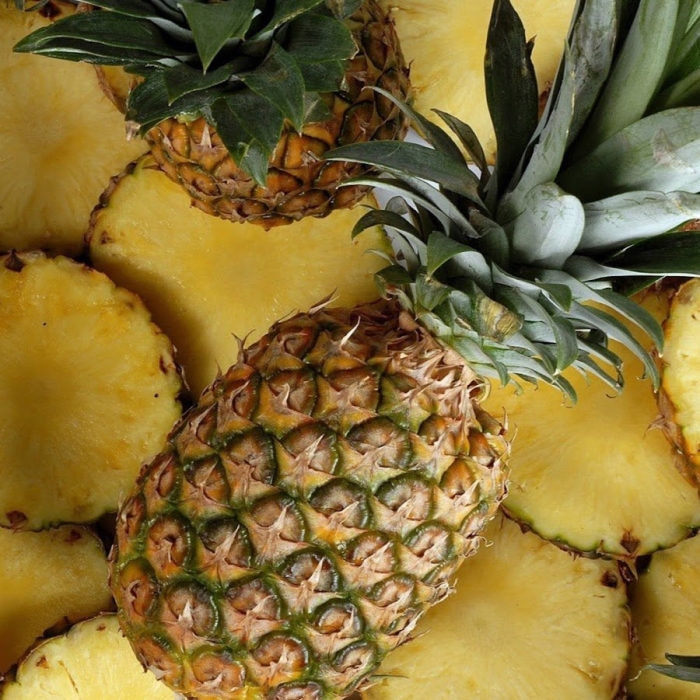 Фрукт ананас