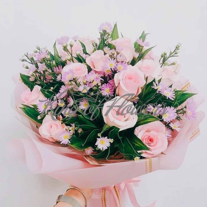 Букеты эустомы альстромерии и кустовые розы