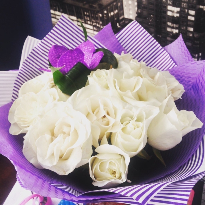 Букет роз белые