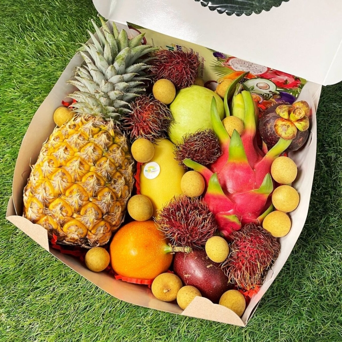 Коробка экзотических фруктов в подарок