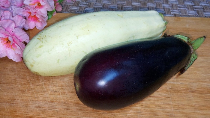 Баклажан и кабачок