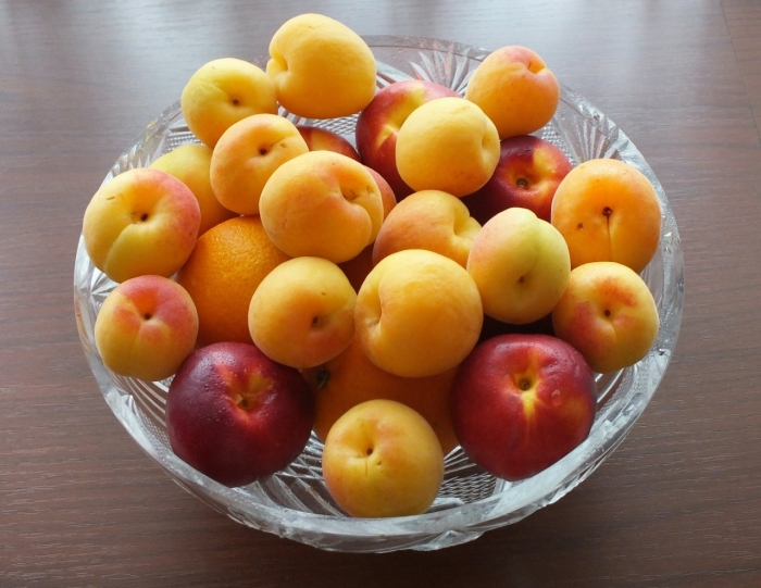 Персик нектарин