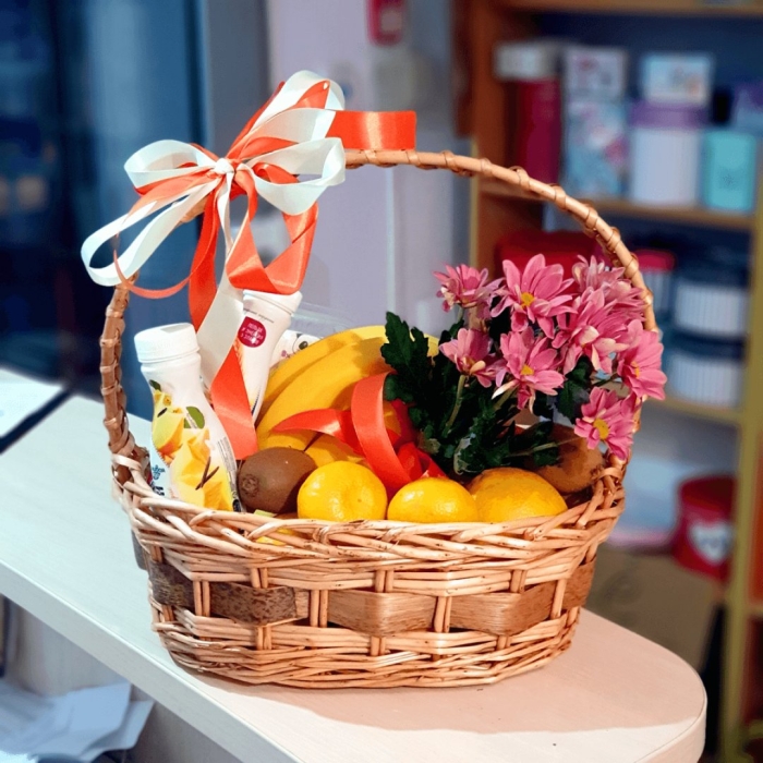 Фруктово цветочная корзина