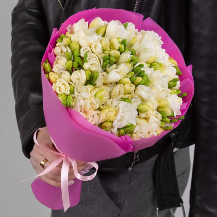 Букет с фрезией