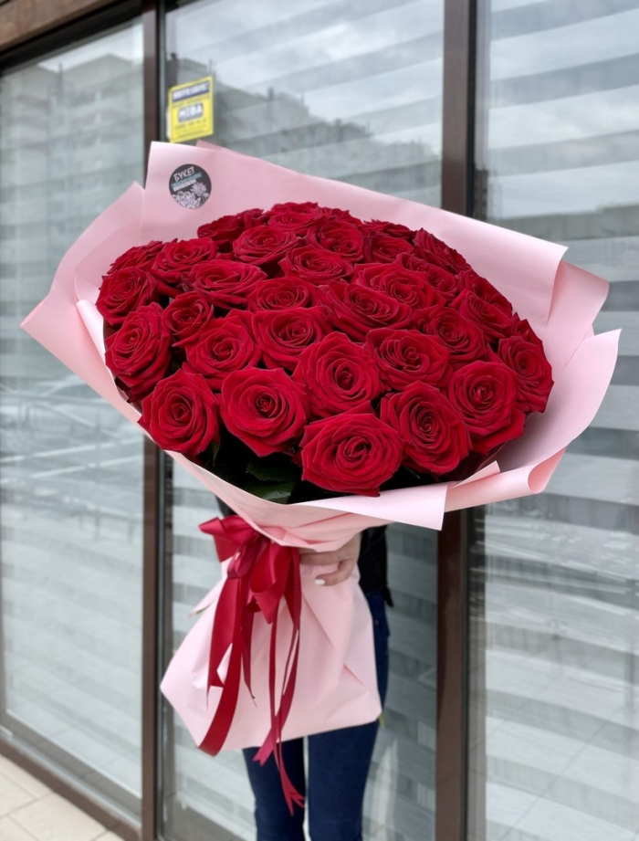 Букет красные розы