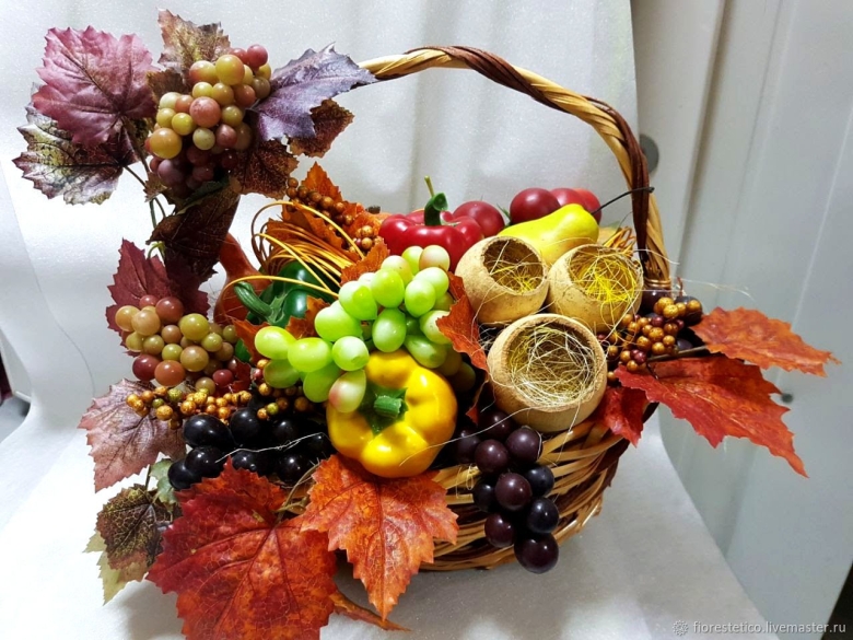 Осенняя композиция в корзинке